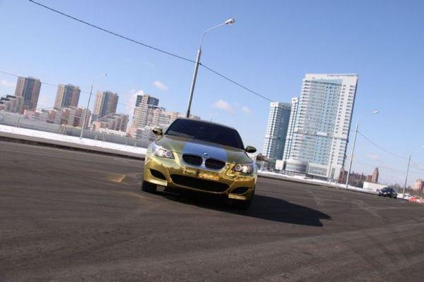 Golden Chrome BMW M5 E60 (11 фото)